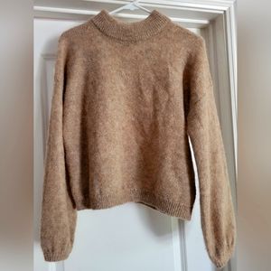 Banana Republic Sweater.  35%wool, 35%Alpaca 30% polyster
